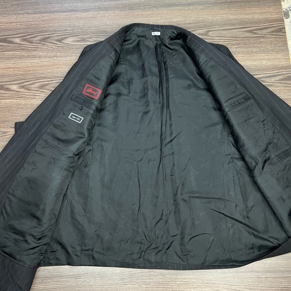 Brioni Black w/ White Pinstripe Super 150’s Suit 50L - Picture 5 of 9